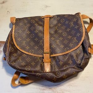 authenticated Louis Vuitton Brown Monogram Saumur